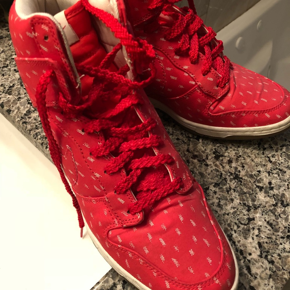 Nike high top w/ heel